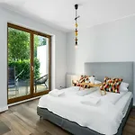 Maraton Gardens By Renters Apartament